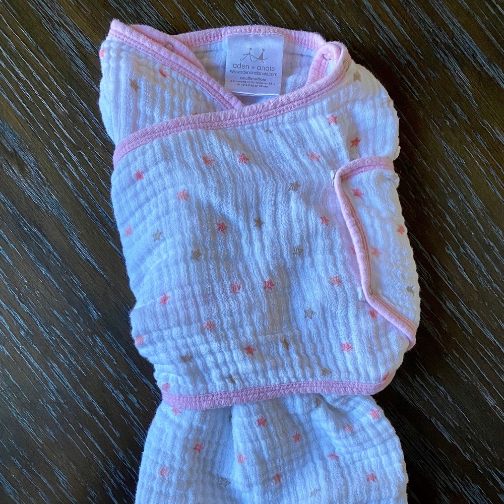 Aden and Anais easy swaddle